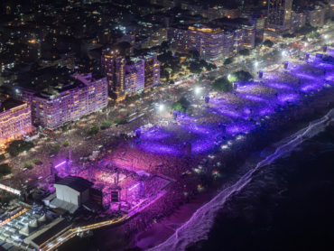 Em noite histórica, milhares de pessoas vão à Copacabana celebrar carreira de diva do pop. Crédito: Fernando Maia