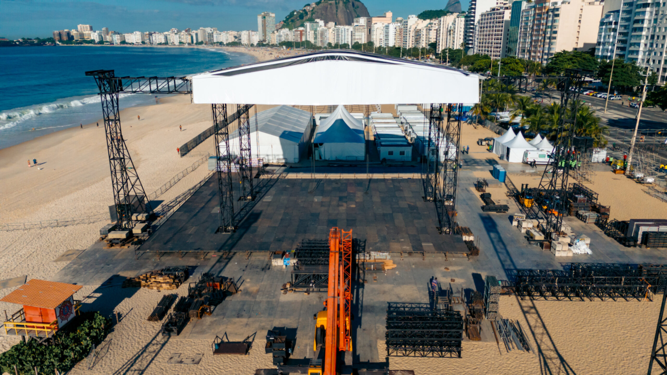 Palco Madonna em Copacabana. Crédito: Caiano Midam