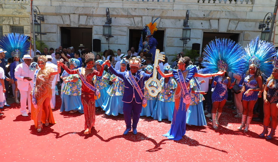 Entrega da chave ao Rei Momo